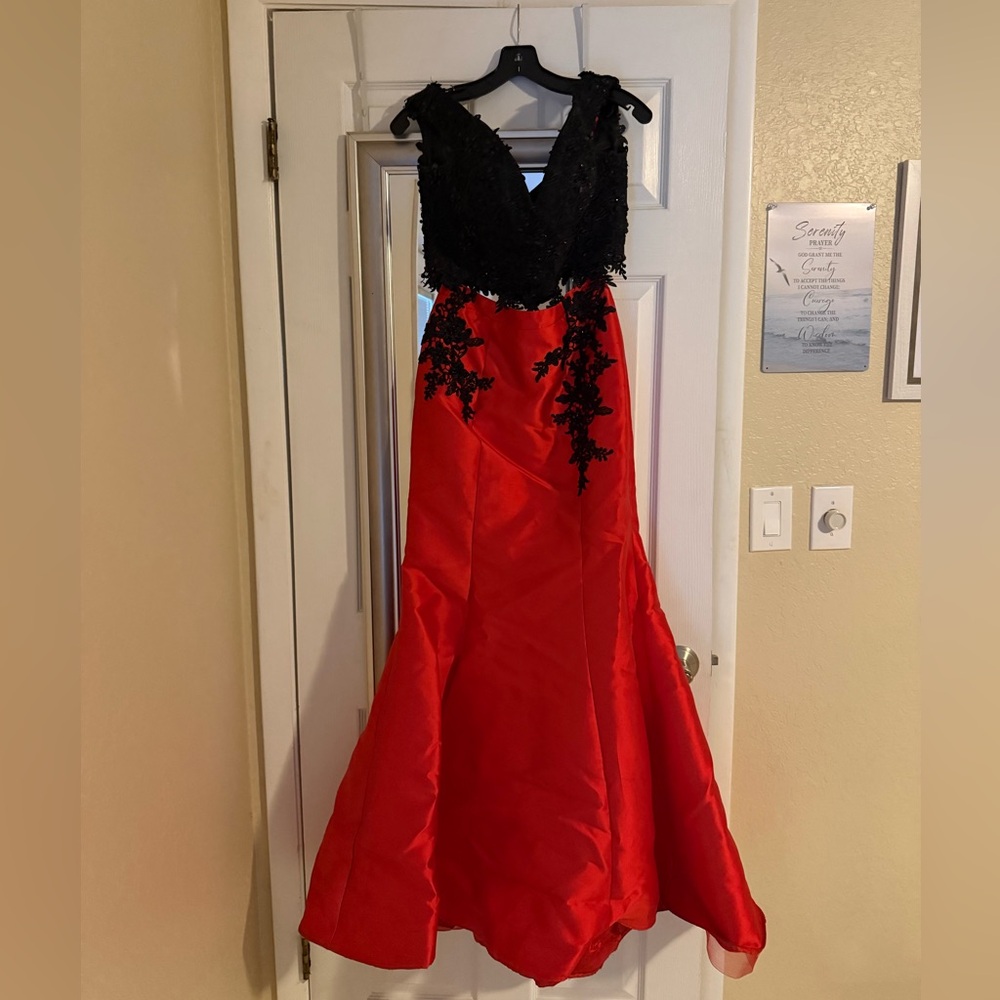 Prom Dress - Picture 2 of 7